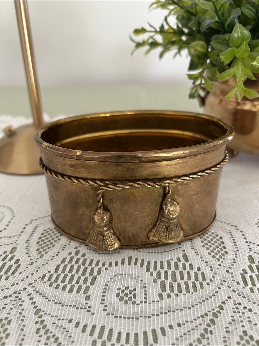 Vintage Hosley  Brass Planter Small made in India H 2.5 in Diameter 4.5 in. - Picture 6 of 8
